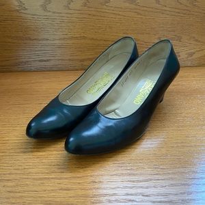 Vintage Salvatore ferragamo low heel pump black leather​​​